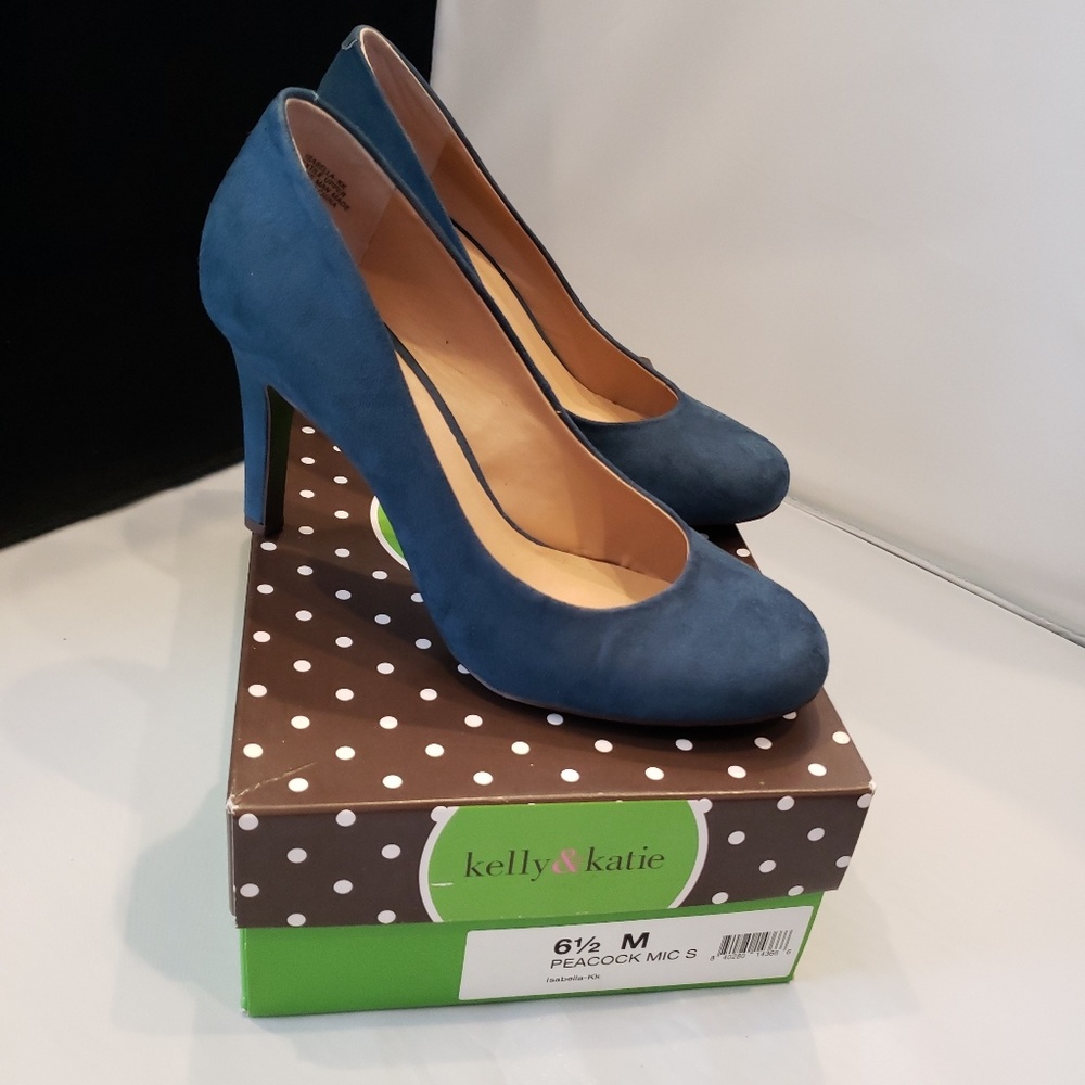 Kate & Kelly Peacock Blue faux suede Heels 6.5